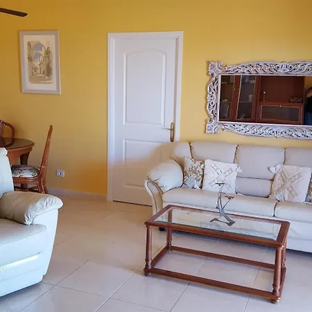 3-bedroom Bella With Own Pool Callao Salvaje