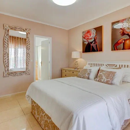 Villa 3-bedroom Bella With Own Pool *